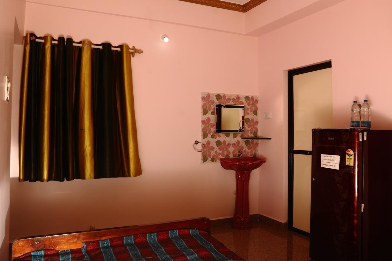 Sai Guru Guest House アンジュナ エクステリア 写真